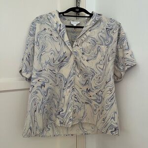 Who What Wear Collection Cream and Blue Swirl Women's Top in Size Small